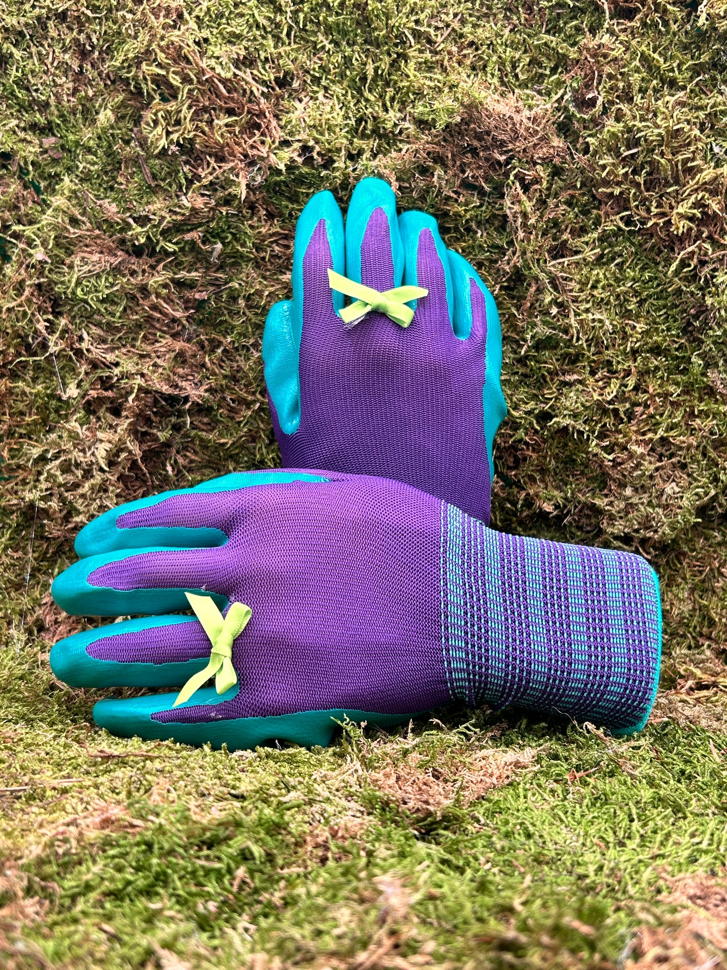 Moonberry Twist Coated Gloves